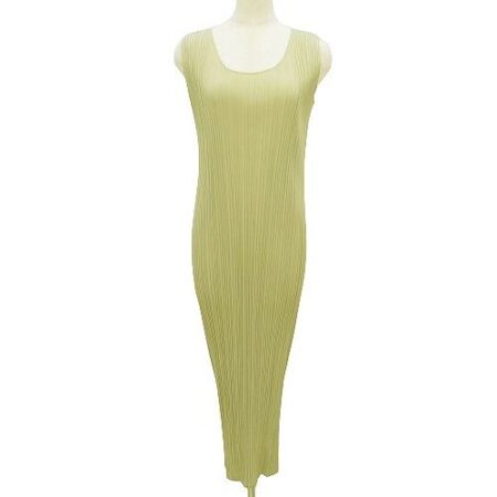 スッと落ちるデザインが素敵 プリーツプリーズのワンピースを買取しました