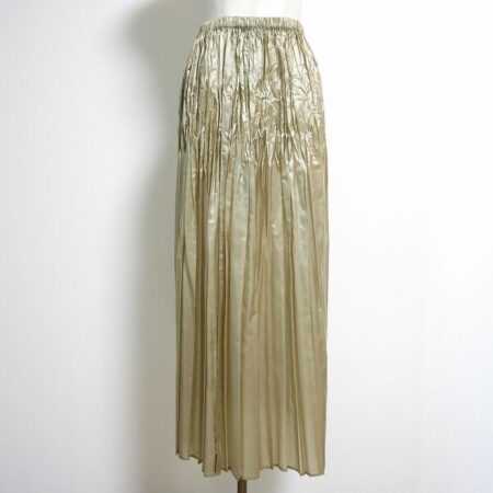 明るいゴールドで華やか 楽しい印象を ヒロコビスのスカートを買取しました