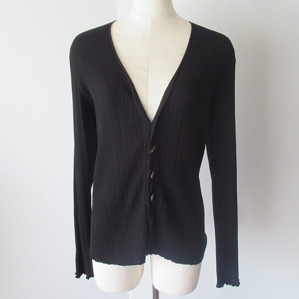 買取強化中のヨーガンレールのカーディガンを買取いたしました