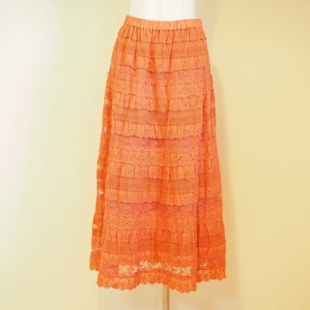 上品でありながら元気にもなる バラ色の暮しのスカートを買取しました