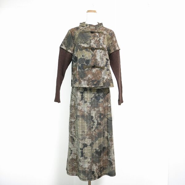 ティービーセンソユニコのスカートスーツを出張買取ご利用のお客様より買取しました