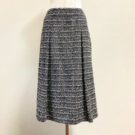 ダークなツイードに魅了 ヒロコビスのスカートを買取しました