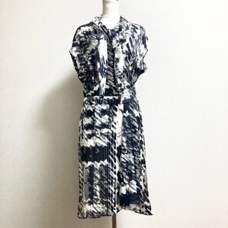 シルク×ノースリーブ×リボンタイのバランスがいい エスカーダのセットアップを買取しました