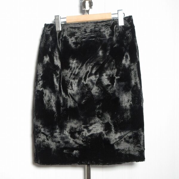 アクリスの黒スカートを出張買取ご利用のお客様より買取しました