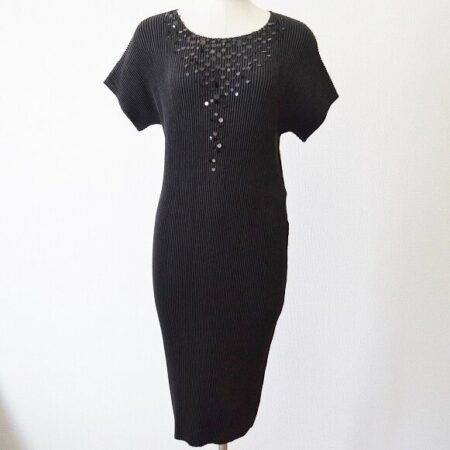 スパンコールの綺麗さに心ときめく スペッチオのワンピースを買取しました