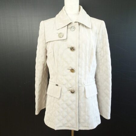 マダムジョコンダのコートを出張買取ご利用のお客様より買取しました。