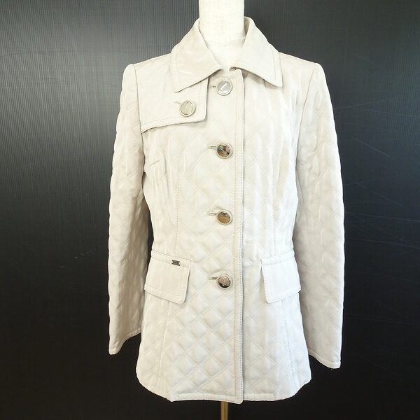 マダムジョコンダのコートを出張買取ご利用のお客様より買取しました。