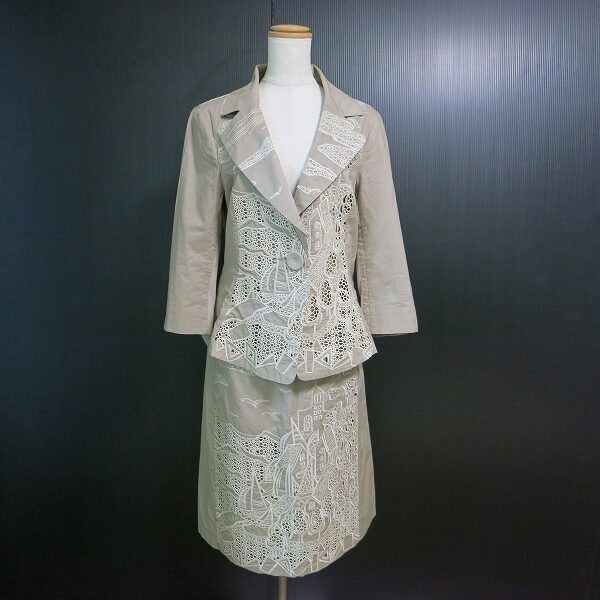 カットワークのスーツがレア！コーザノストラのお洋服を買取しました