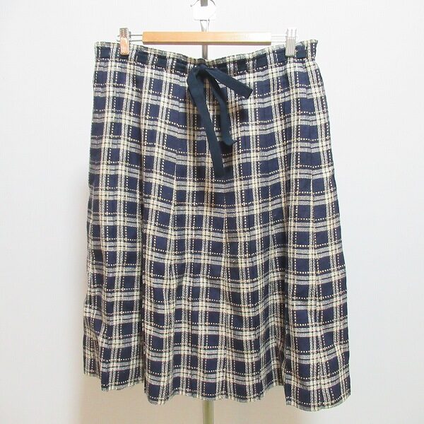 【レリアン】可愛さもあるチェックのスカートを買取しました