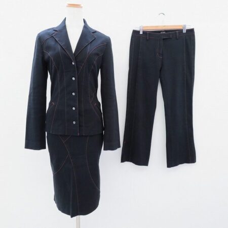 シズカコムロ 4298のスカートスーツを買取しました！とにもかくにもラインが綺麗