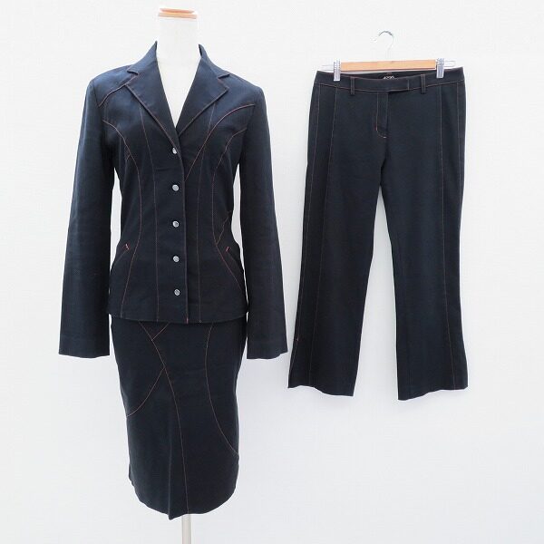 シズカコムロ 4298のスカートスーツを買取しました！とにもかくにもラインが綺麗