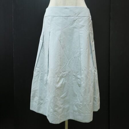 薄い水色で可愛くさわやかに ヒロコビスのスカートを買取しました