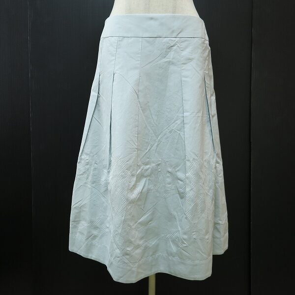 薄い水色で可愛くさわやかに ヒロコビスのスカートを買取しました