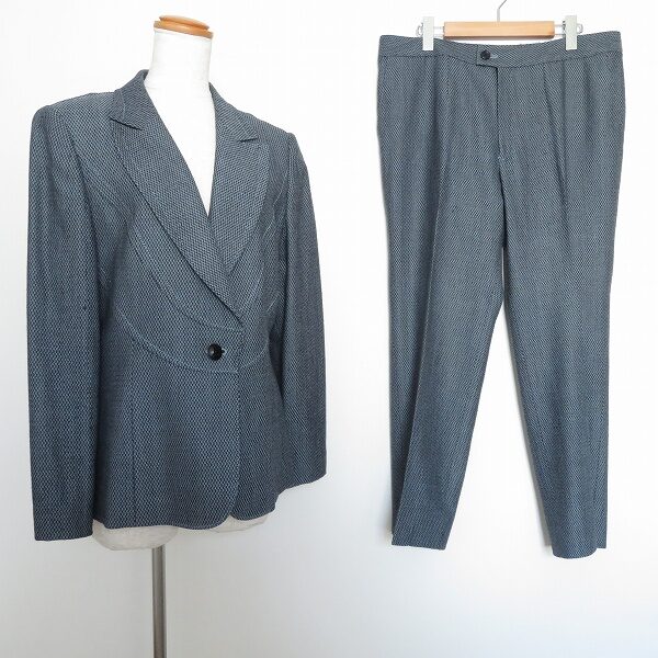 ジュンアシダのパンツスーツを出張買取ご利用のお客様より買取しました