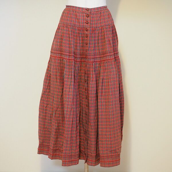 ワンダフルワールドのチェックスカートを出張買取ご利用のお客様より買取しました