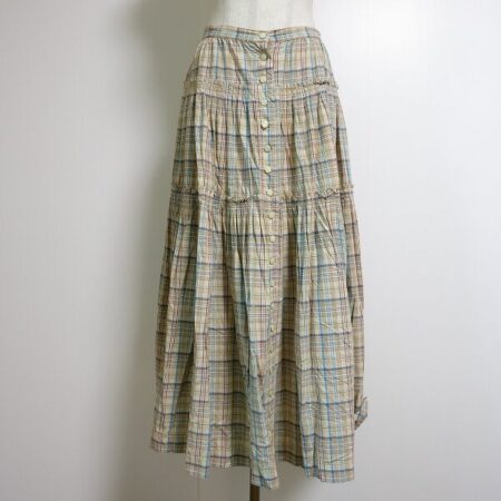 和やかチェックに包まれる カネコイサオのスカートを買取しました
