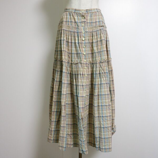和やかチェックに包まれる カネコイサオのスカートを買取しました