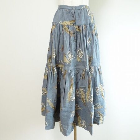 花柄が優雅 カネコイサオのスカートを買取しました