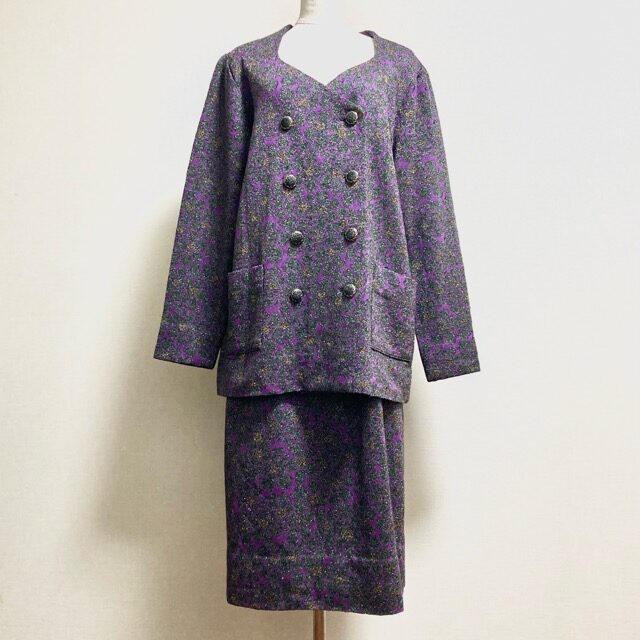 紫×ラメが綺麗 斉藤都世子のセットアップを買取しました