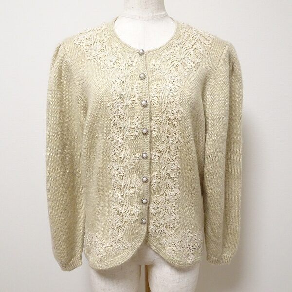 バランスいい刺繍で華やかに ソワレドヒロミのカーディガンを買取しました