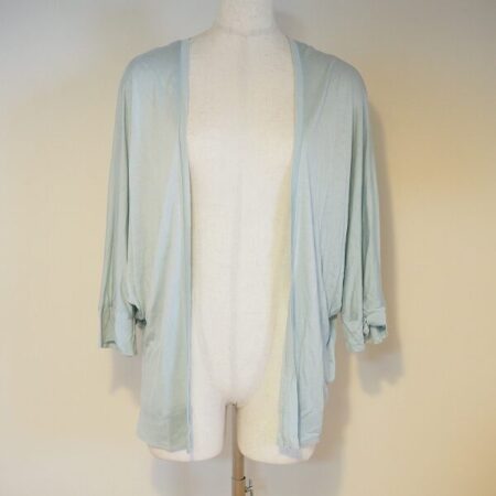 水色の爽やかさにやられる ローズティアラのカーディガンを買取しました