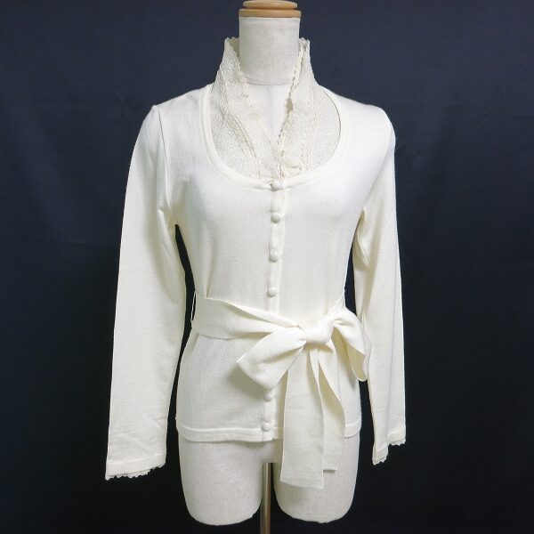 インゲボルグのカーディガンを買取しました！オフホワイトで清潔感アップ