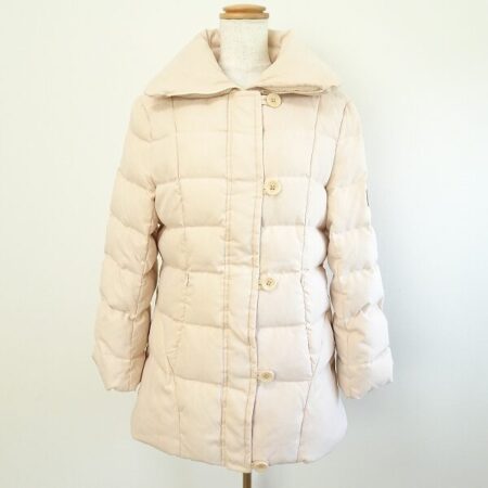淡いピンクで着やすさに優れた ピンクハウスのダウンコートを買取しました