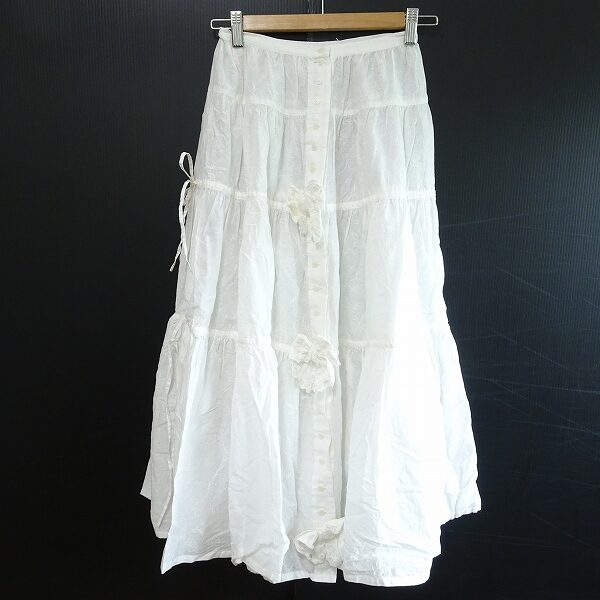 ピンクハウスの白のフレアスカートを買取しました