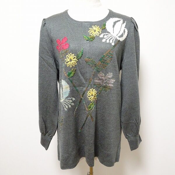 刺繍のにぎやかさにも目が行く 斉藤都世子のニットを買取しました