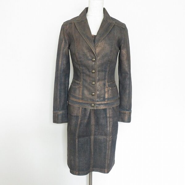 ゴールド×デニムの異色の組み合わせ ミスアシダのセットアップを買取しました