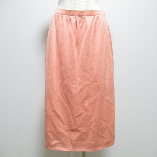 ヘルノのスカートを出張買取ご利用のお客様より買取しました