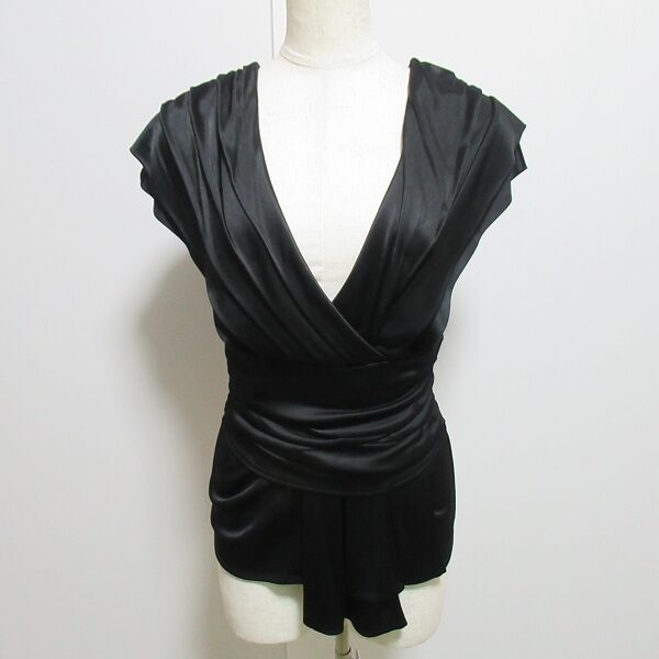 カシュクール×光沢で色っぽく クリスチャンディオールのキャミソールを買取しました