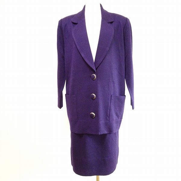 強すぎない紫で上品女性に 斉藤都世子のスカートスーツを買取しました