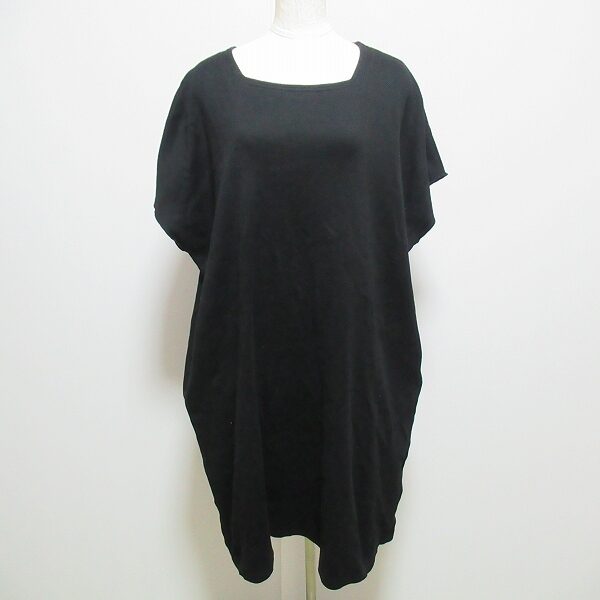 デコボコしたデザインがスマートに映る!ソウソウのワンピースを買取しました