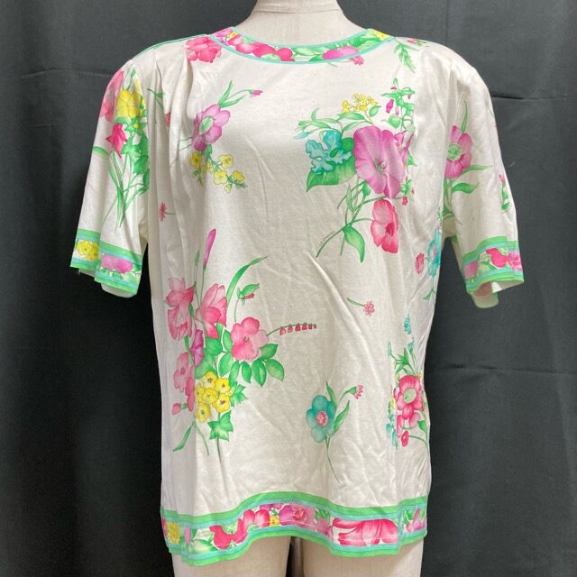 【レオナール】カジュアル可愛い花に魅了 カットソーを買取しました