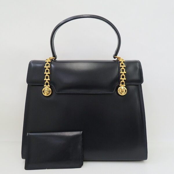 グッチのハンドバッグを買取しました!ターンロックがかっこいい