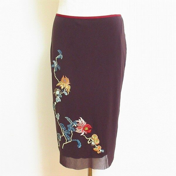 バランスのとれた花柄が綺麗！ヴィヴィアンタムのスカートを買取しました