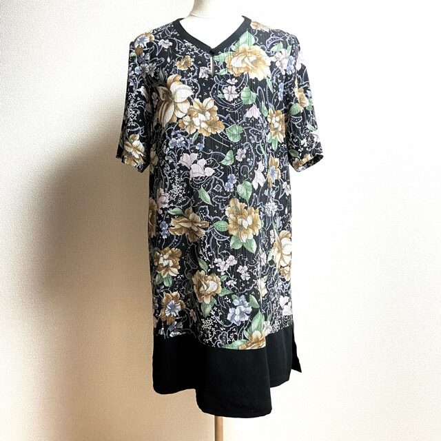 エレガントな花モチーフに見惚れる 詩仙堂のチュニックを買取しました