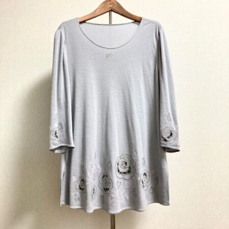 バラ刺繍で可愛さアップ 伊太利屋のチュニックを買取しました