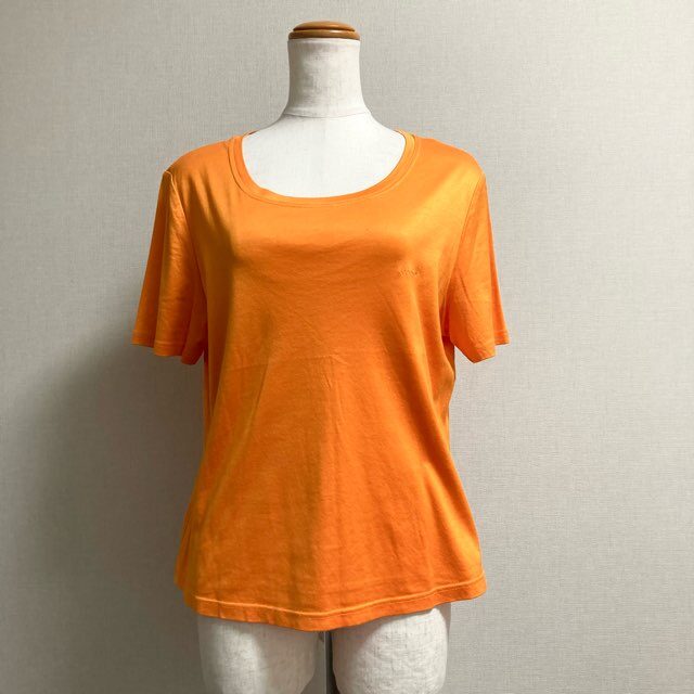 気持ちも顔色もハイに！レオナールのカットソーを買取しました