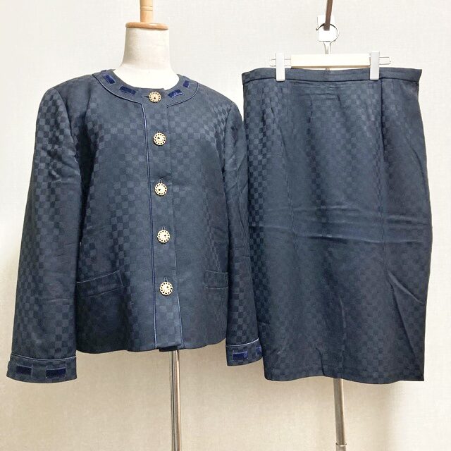 レリアンのセットアップを買取しました！ノーカラーでスッキリ