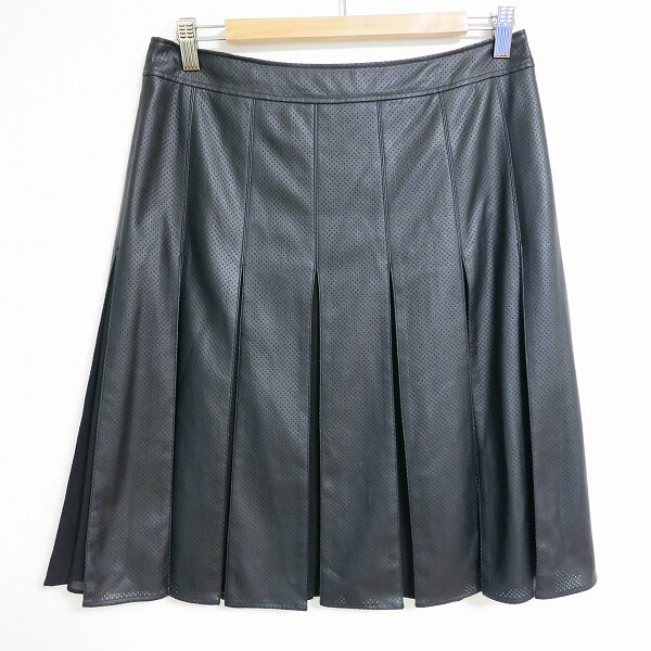 レザー調×短め丈が嬉しい レリアンのスカートを買取しました