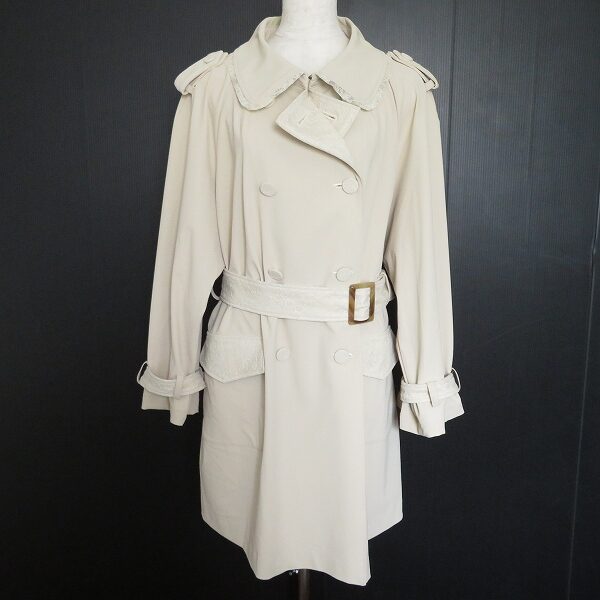 清楚なベージュのベールに包まれたい！ビードロポエムのコートを買取しました