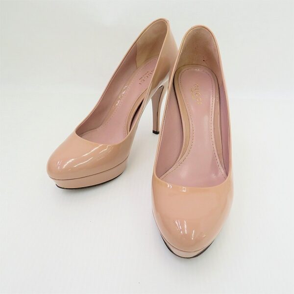 グッチのベージュ系パンプスを出張買取ご利用のお客様より買取しました