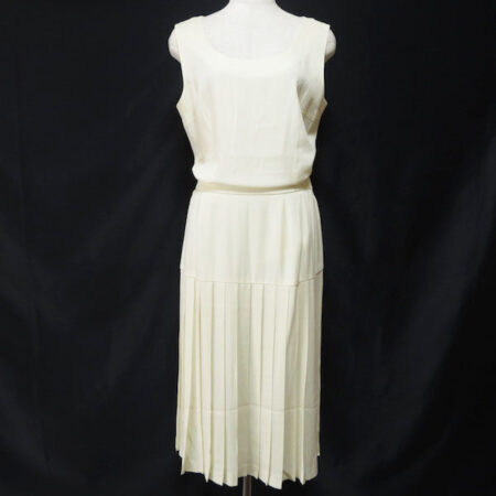 綺麗さと清楚さが際立つ ジュンアシダのセットアップを買取しました