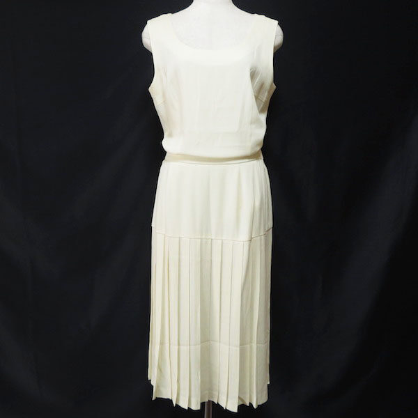 綺麗さと清楚さが際立つ ジュンアシダのセットアップを買取しました