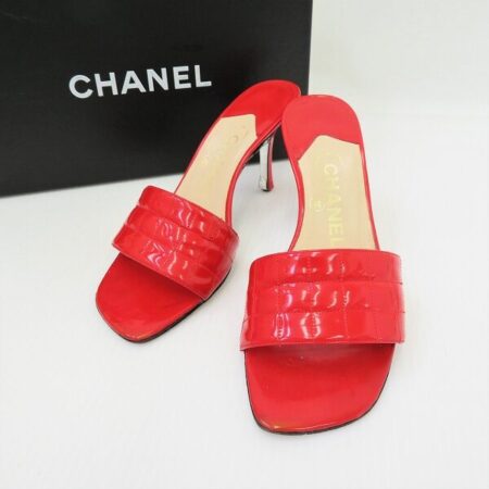 夏が何倍も楽しくなる！シャネルのサンダルを買取しました