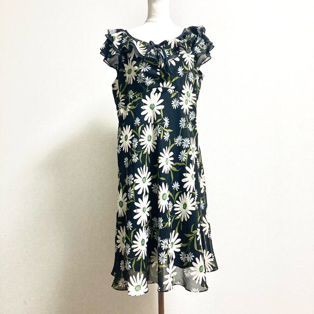 エムズグレイシーのワンピースを買取しました！花とフリルの組み合わせがキュート