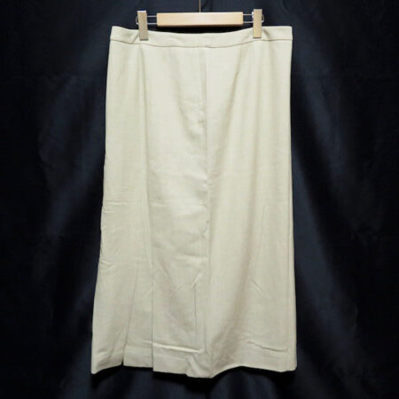 アイボリーの柔らかさに包まれて｜レリアンのスカートを買取しました