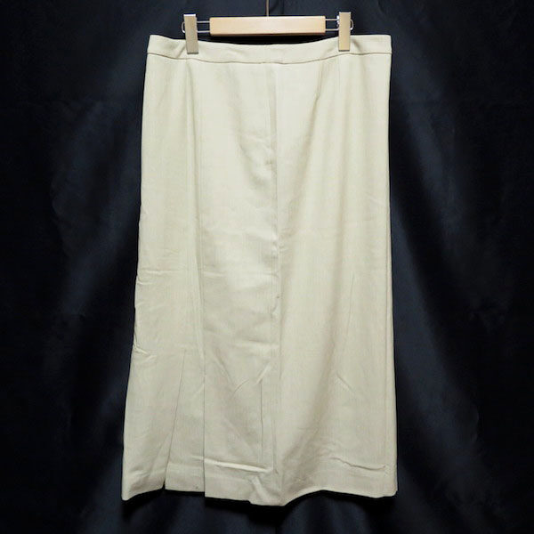 アイボリーの柔らかさに包まれて|レリアンのスカートを買取しました